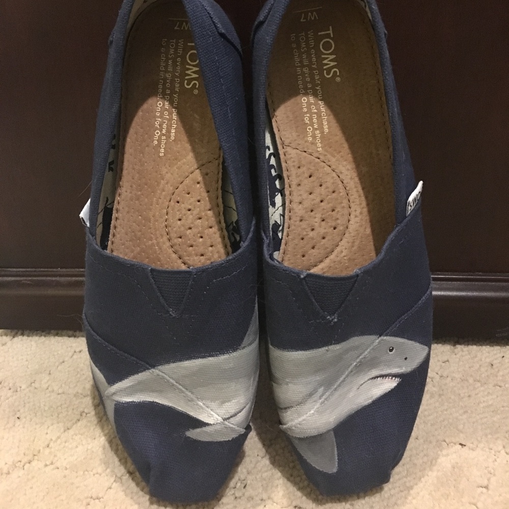 *Never Worn* Toms