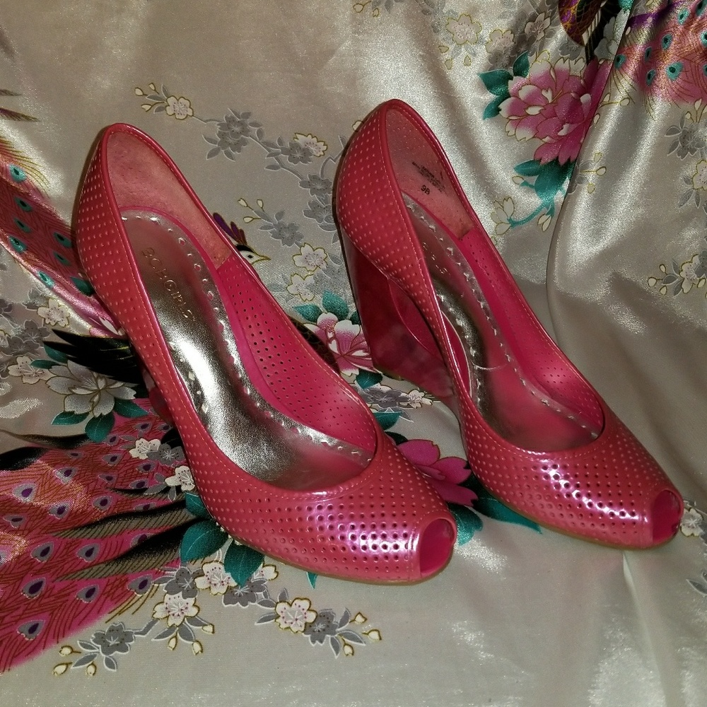 Patent pink peep toe 4" wedge heels