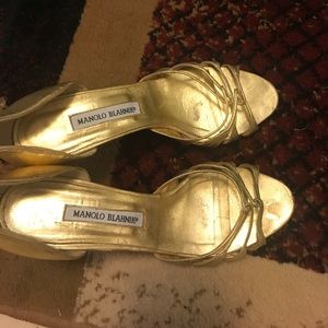 Manolo blahnik golden sandal