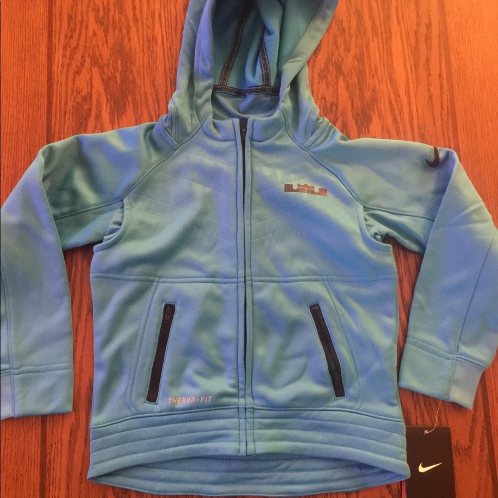 NIKE LEBRON JAMES BOYS OR GIRLS BASKETBALL HOODIE