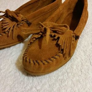 Women's Minnetonka Taupe Suede Moccasin - Size 8