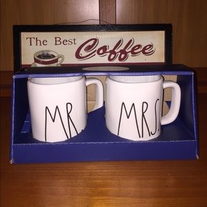 NEW Rae Dunn “Mr & Mrs” Mug Set Great Gift Idea