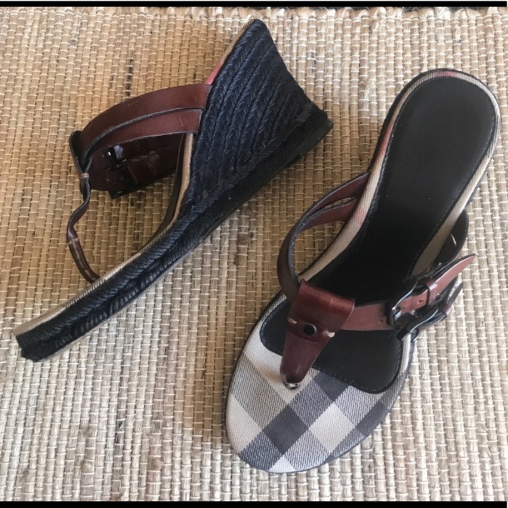 ❤️SOLD❤️ Burberry Wedges size 8