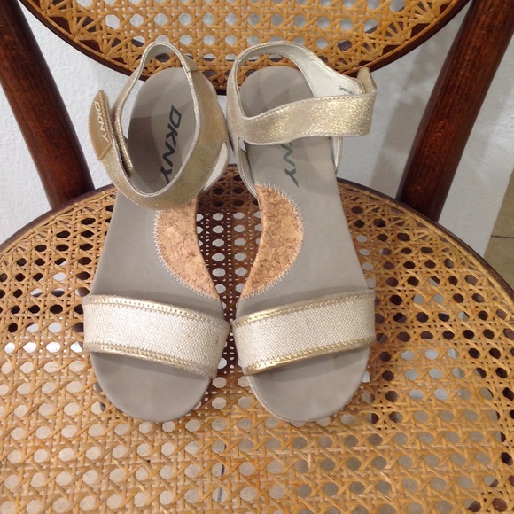 Shoes - Picture 1 of 2