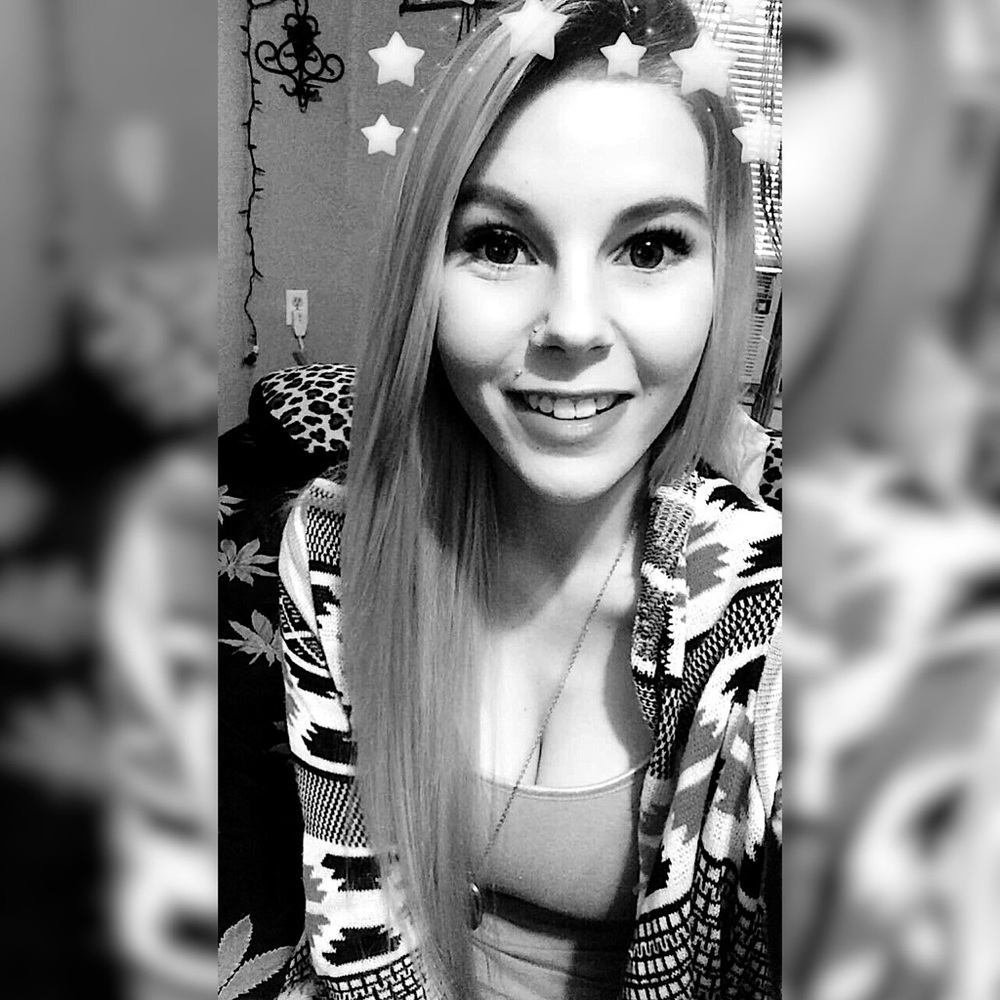 Meet your Posher, Danielle