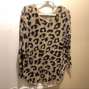 NWOT Luna Chic L Leopard Sweater Tunic