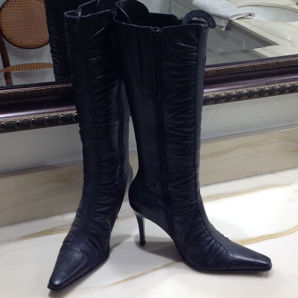 Boots - Picture 2 of 3