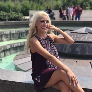 Meet your Posher, Tania