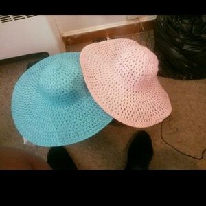Oversized sun hats