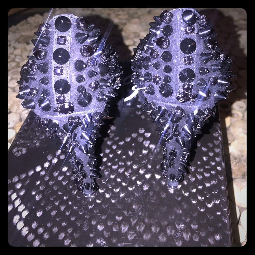 Sam Edelman black suede pumps