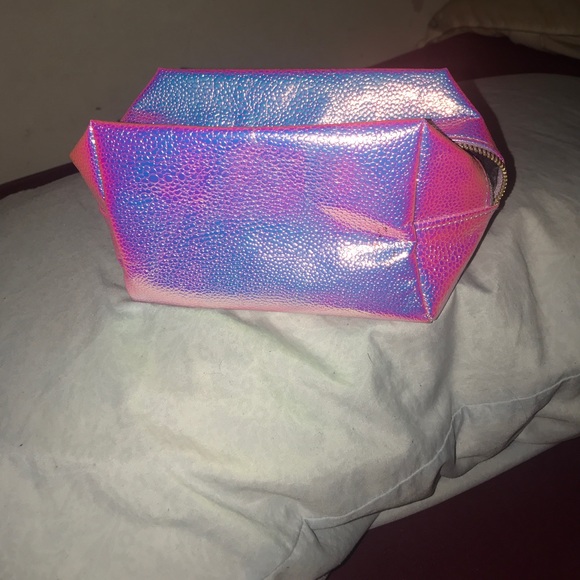 Forever 21 makeup bag! - Picture 1 of 2