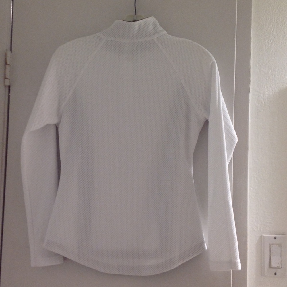 Workout top - Picture 2 of 3