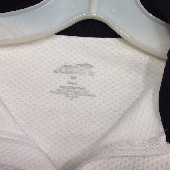 Workout top - Picture 3 of 3