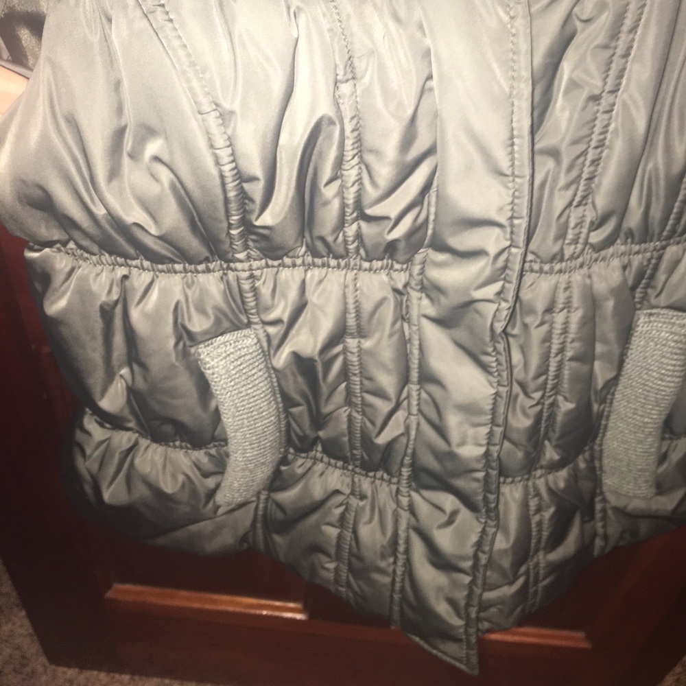 green vest perfect condition - Picture 3 of 3