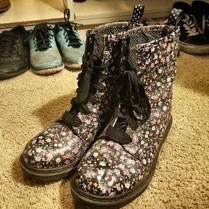Floral black boots