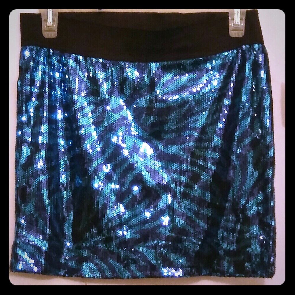 New Derek heart sequin mini skirt