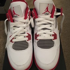 Retro 4 size 5.5 White/varsity red-black