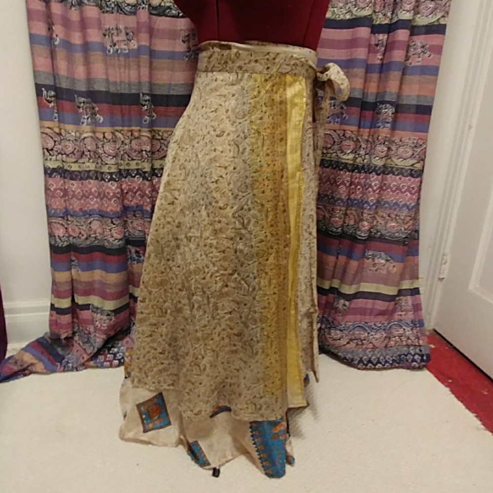 NWOT, silk oversees bought double tiered skirt.