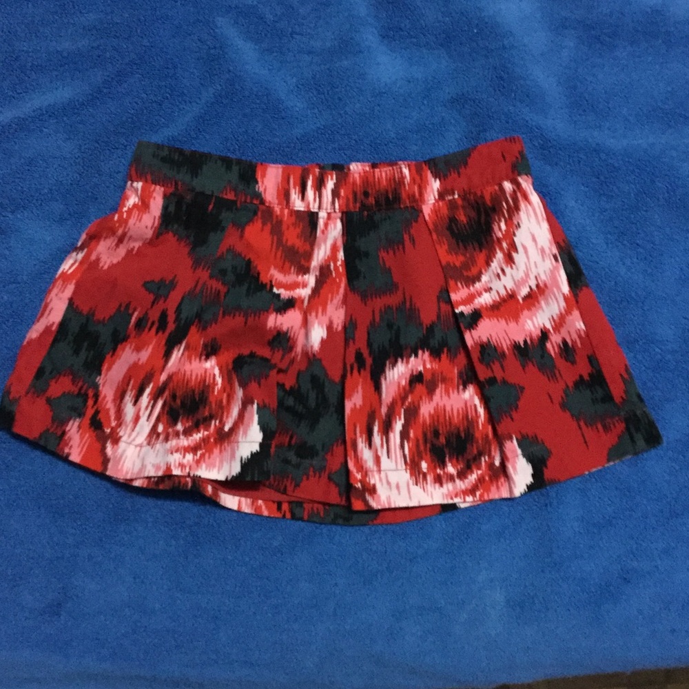 Skirt red gap size 5