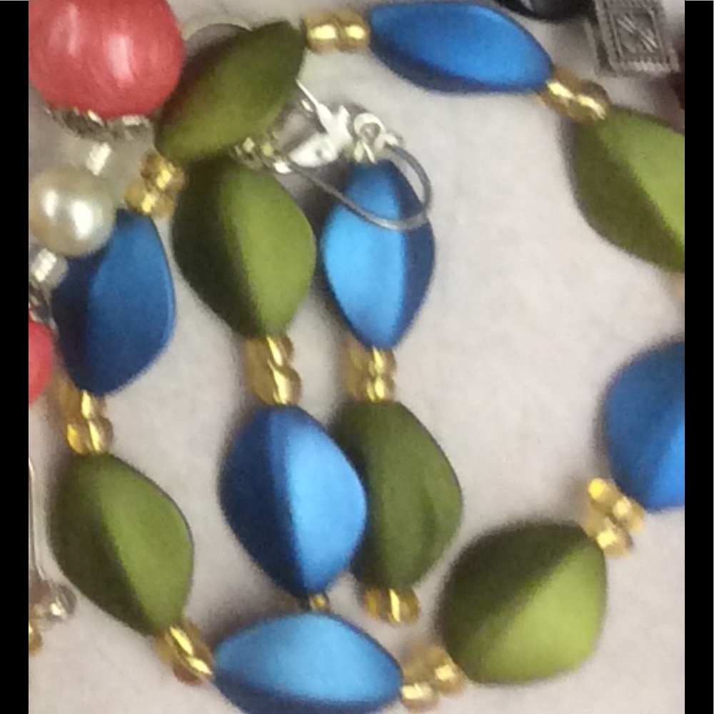 Bracelet & earrings