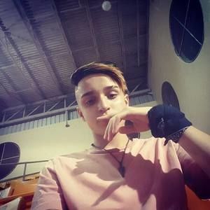 Meet your Posher, Ian