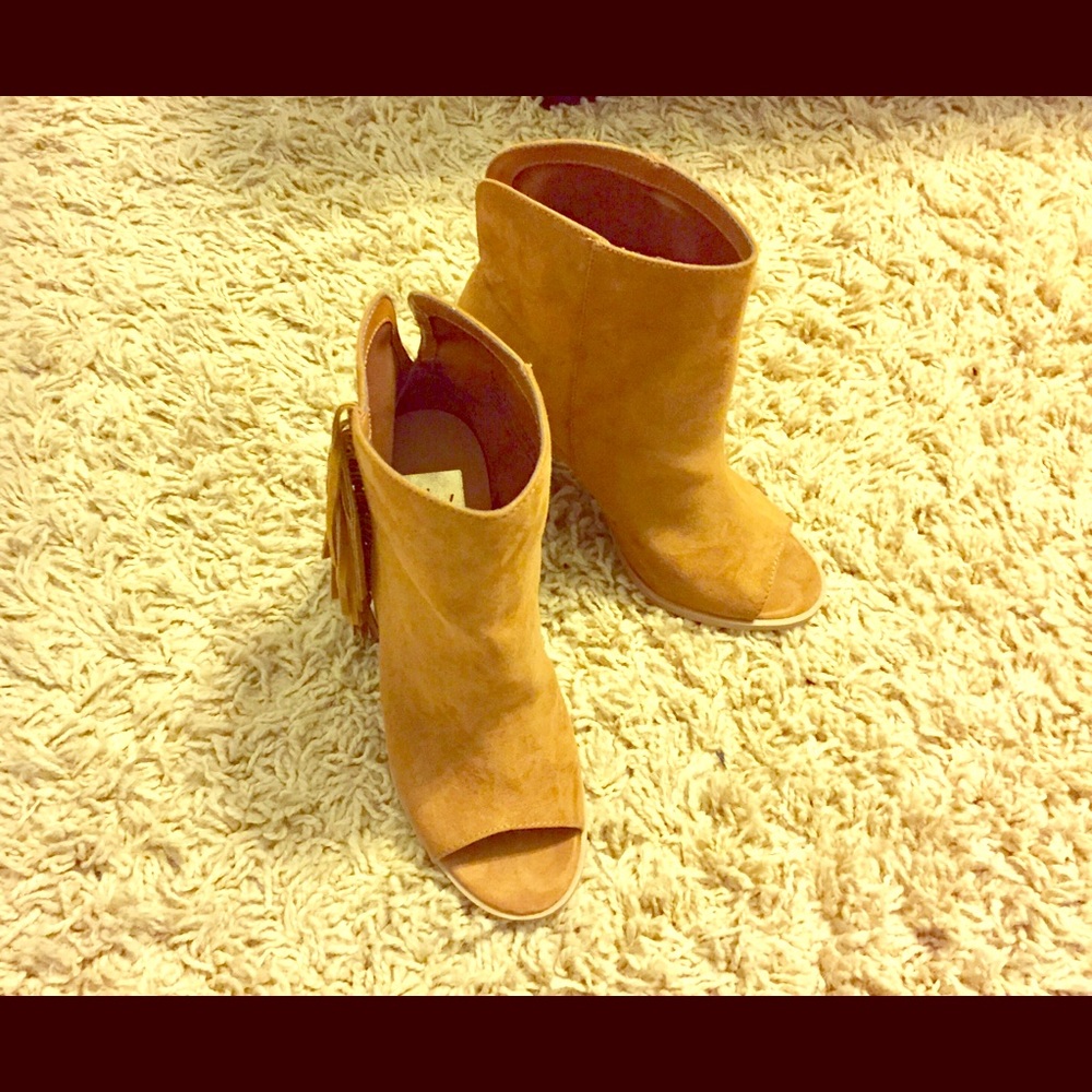 Dolce Vita Ankle Booties.