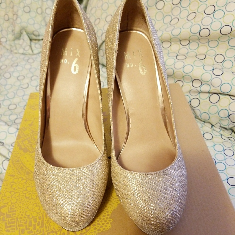 Mix No 6 Adoviel Women US 6.5 Gold Platform Heel