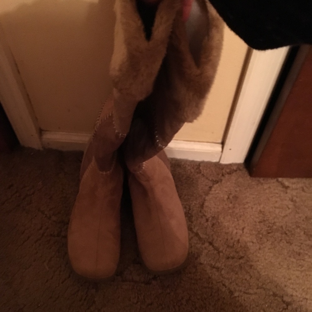 Beige suede fur lined knee high boots 91/2