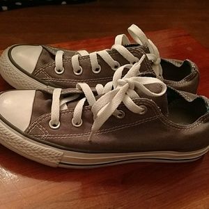 Women's size 6 Converse
