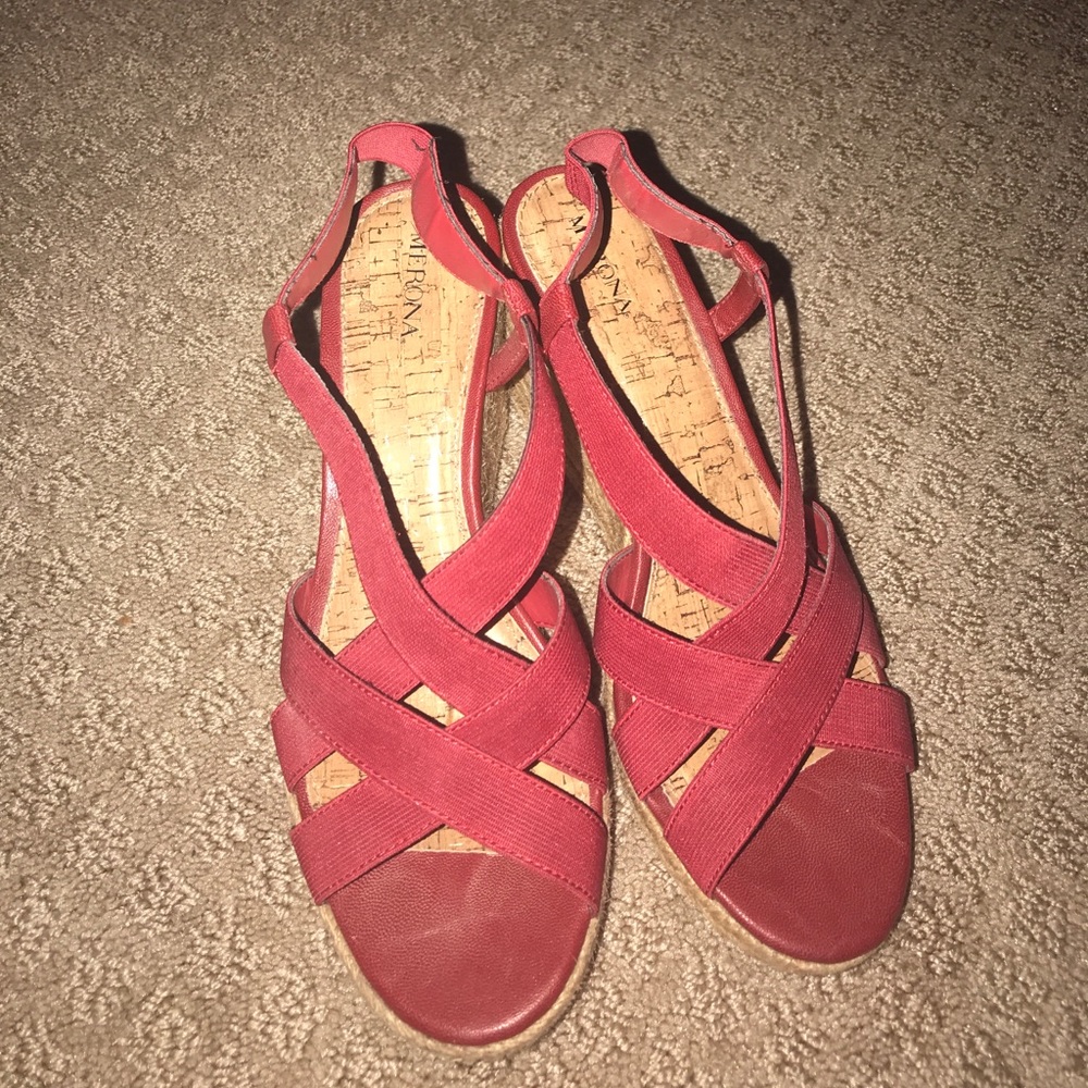 Red pumps