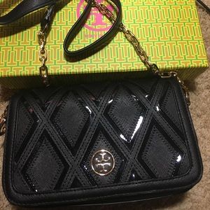 Tory Burch Leather purse in excellent condition
