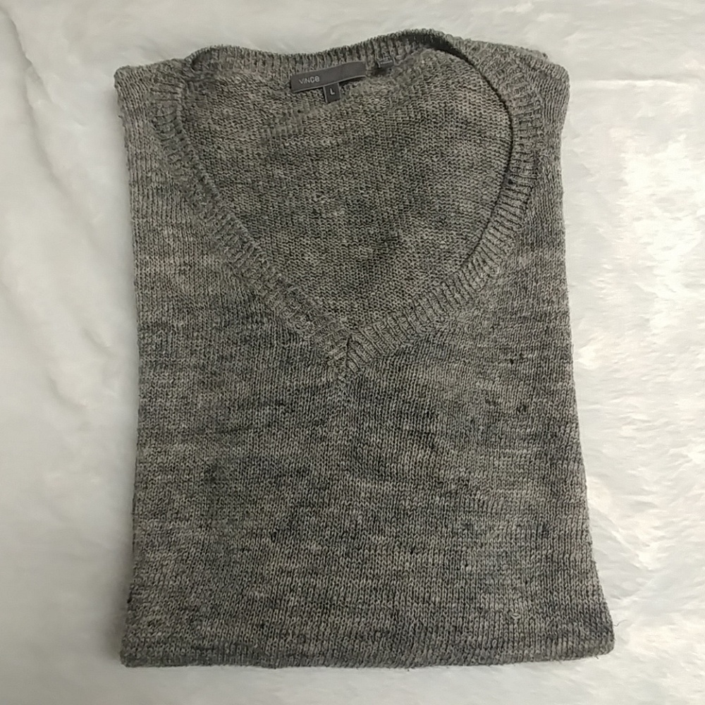 Flash sale Vince v neck sweater size L