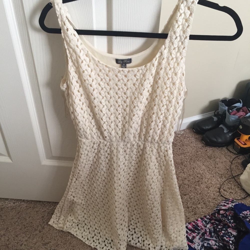 White flower pattern casual dress