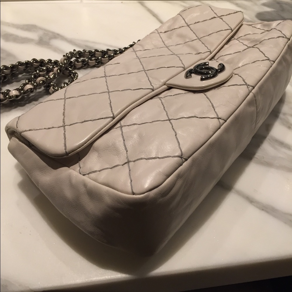 ❌SOLD!❌White leather Chanel bag. Fabulous! - Picture 4 of 8
