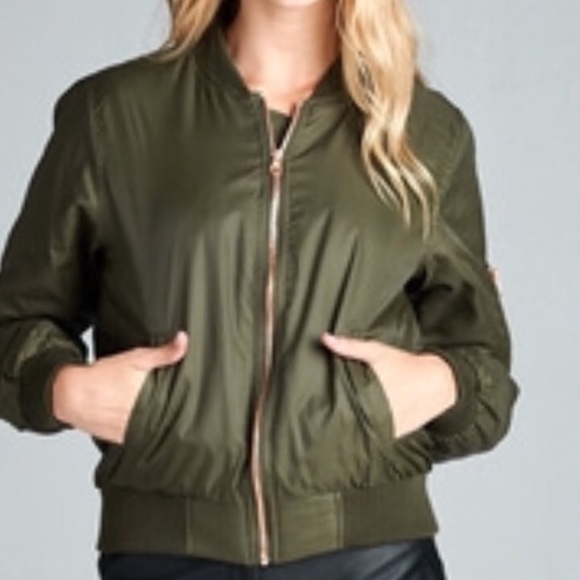 ✨LAST ONE ✨OLIVE BOMBER JACKET - Picture 2 of 6