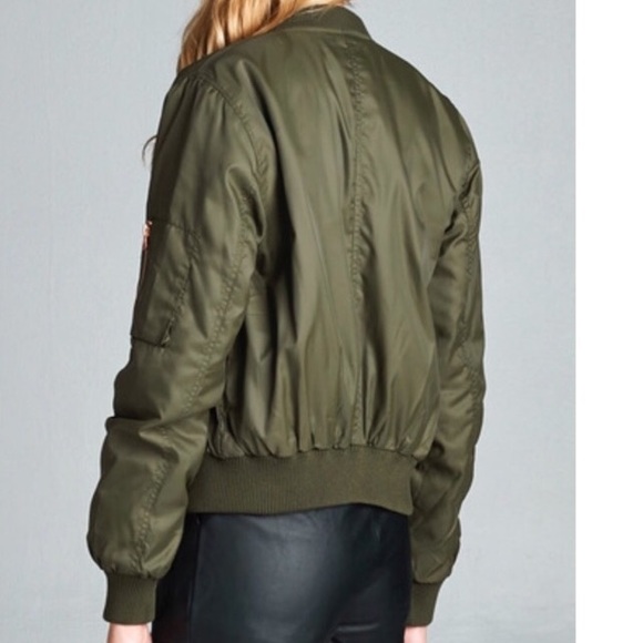 ✨LAST ONE ✨OLIVE BOMBER JACKET - Picture 6 of 6