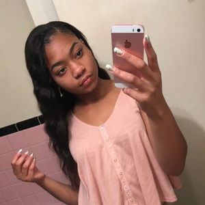 Meet your Posher, Clynisha