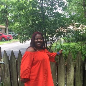 Meet your Posher, Henrietta