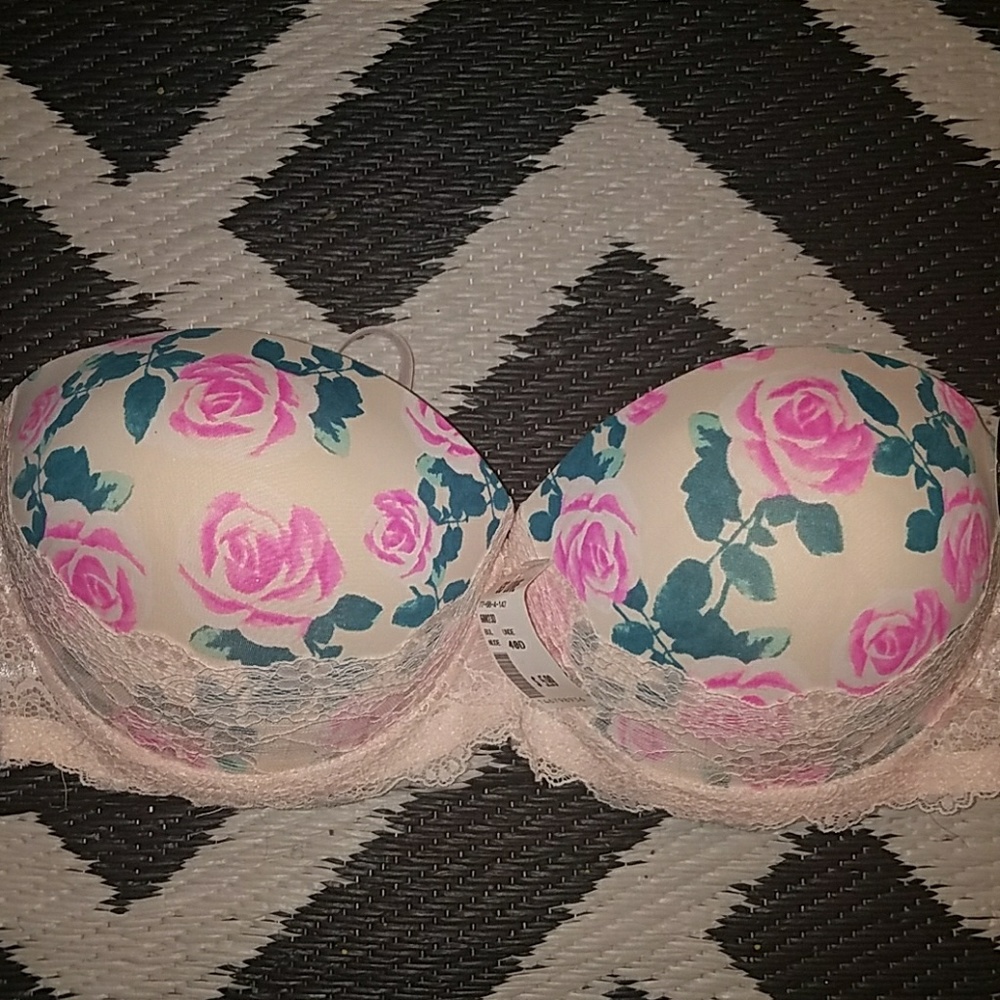 A Gel push-up bra
