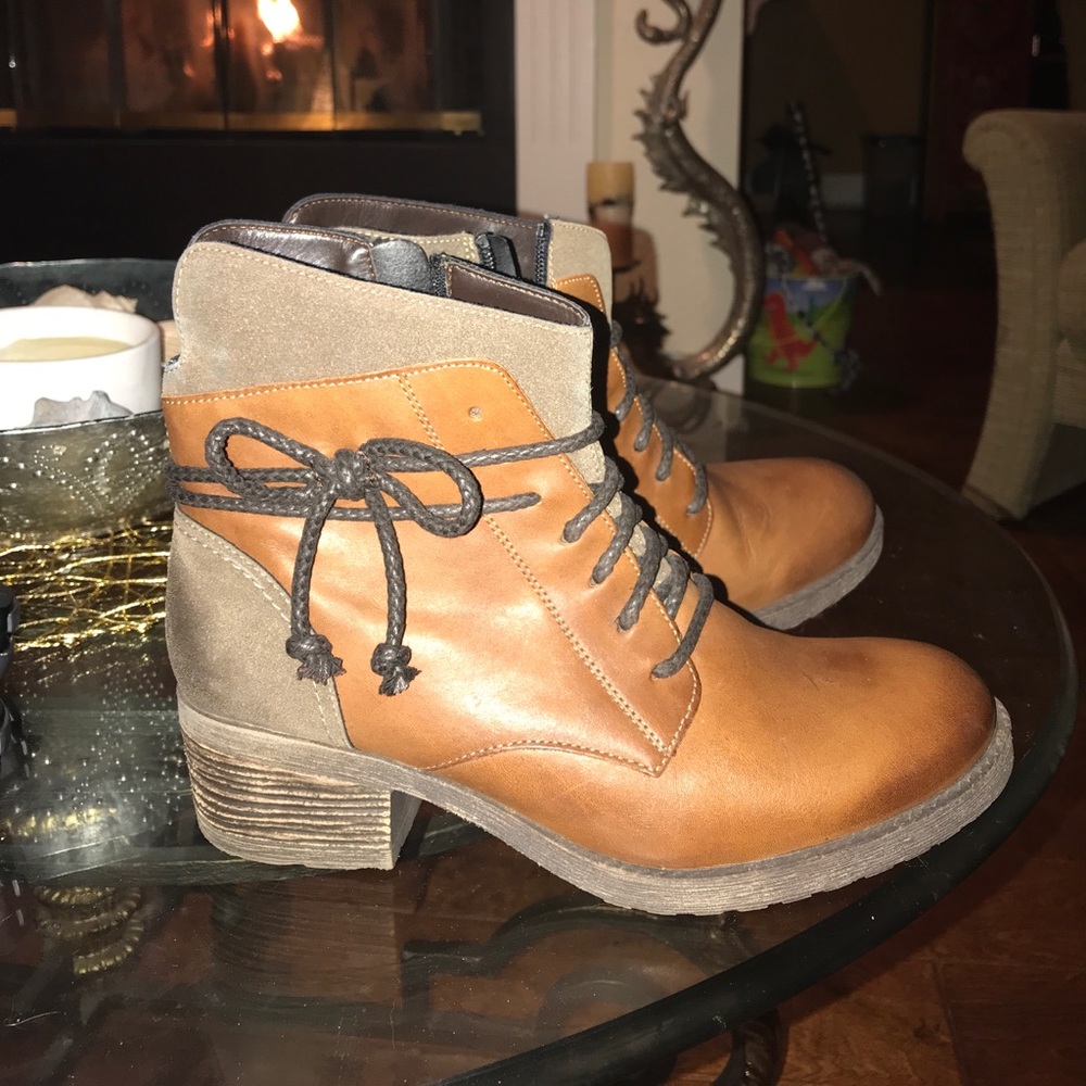 Reiker Remonte leather booties! Size 8.5