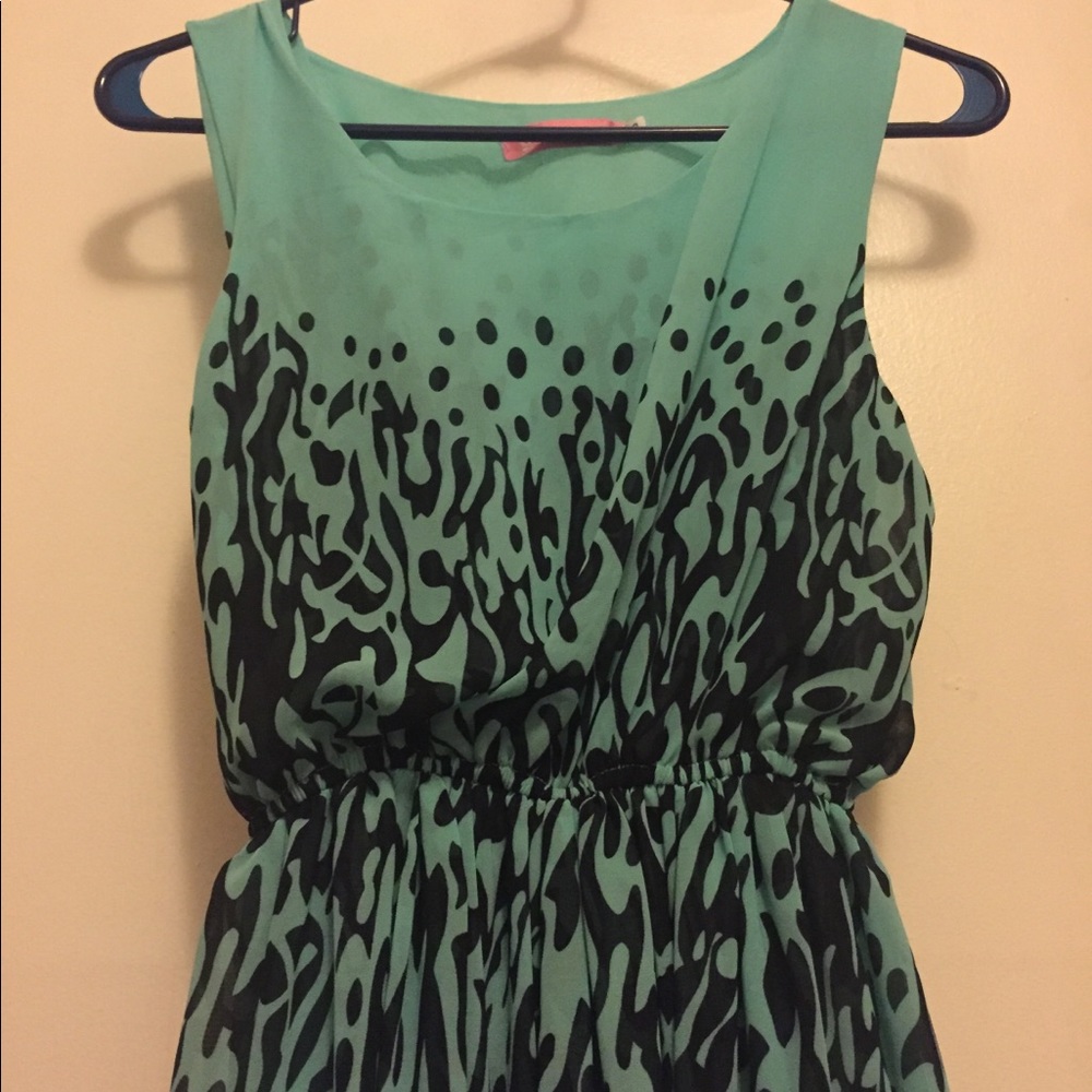 Green patterned maxi dress