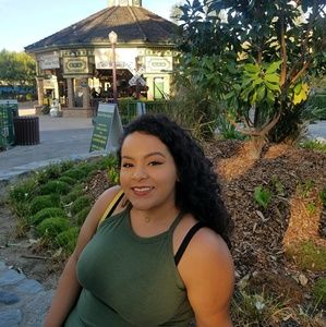 Meet your Posher, Suzette