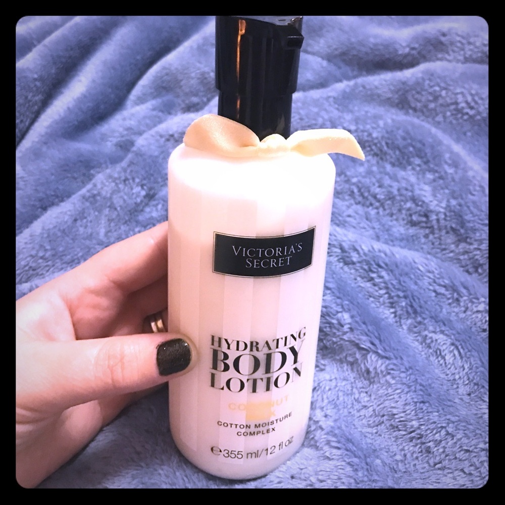 Victoria's Secret hydrating body lotion