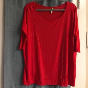 3/4 sleeve red slouchy top. Accepting offers