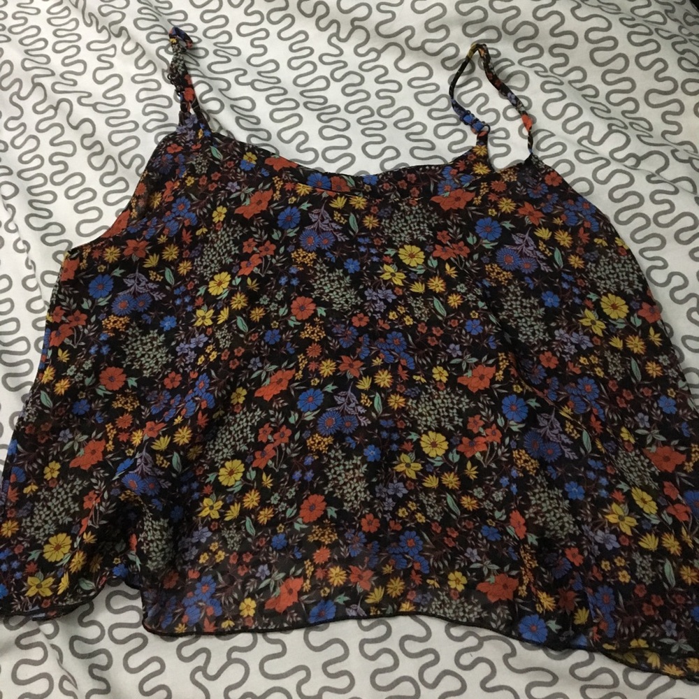 Floral loose crop top