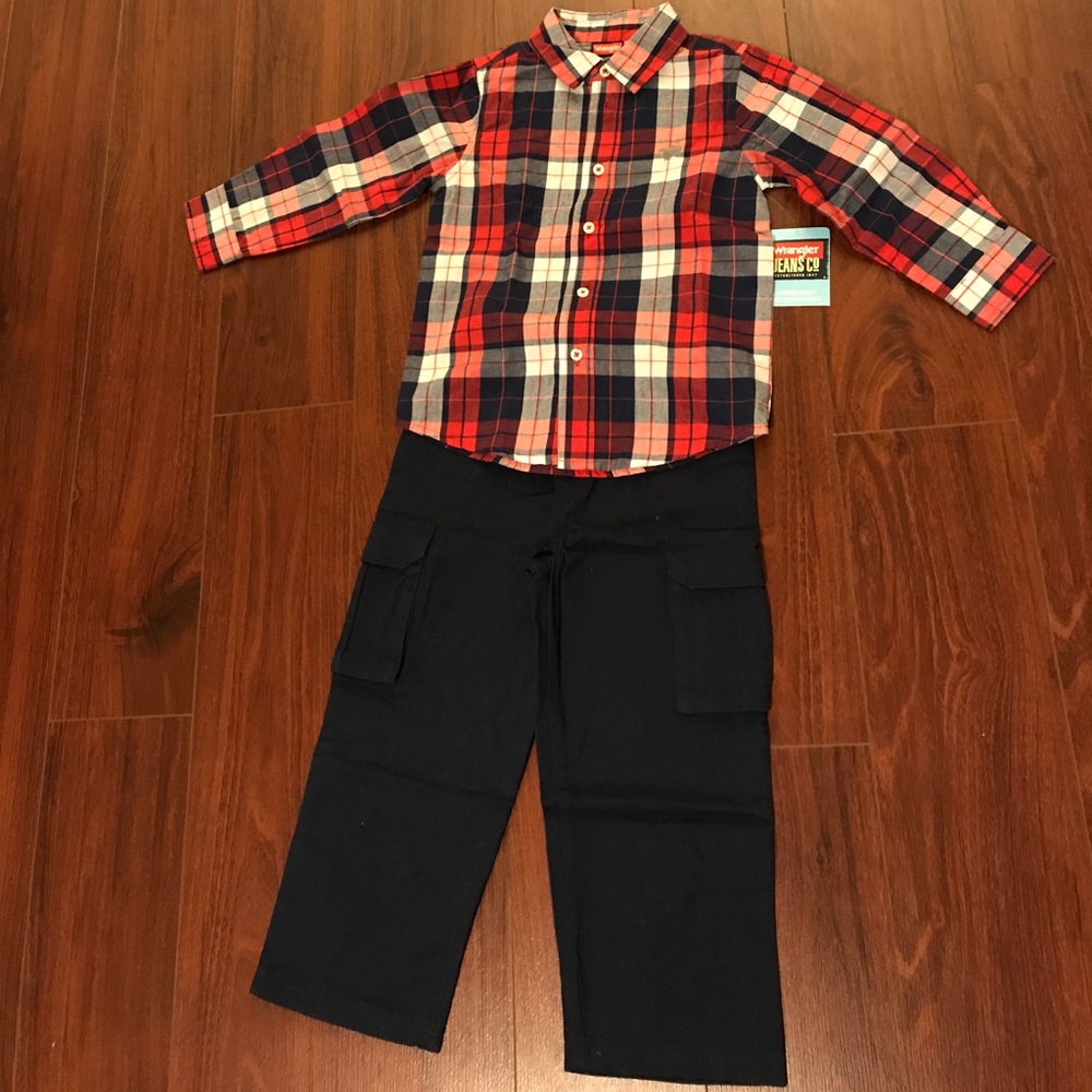 Plaid shirt /navy pants