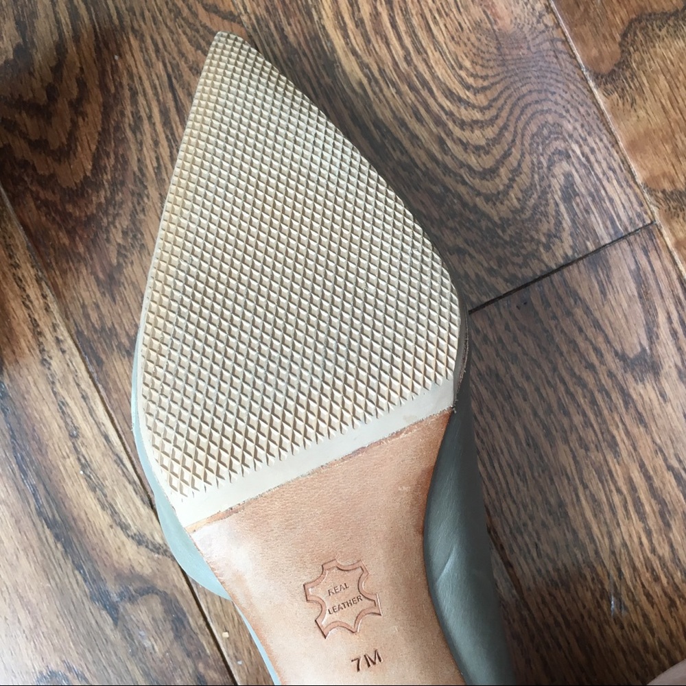 Kenneth Cole Real Leather Grey Pointed Toe Heel