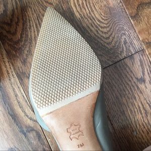 Kenneth Cole Real Leather Grey Pointed Toe Heel