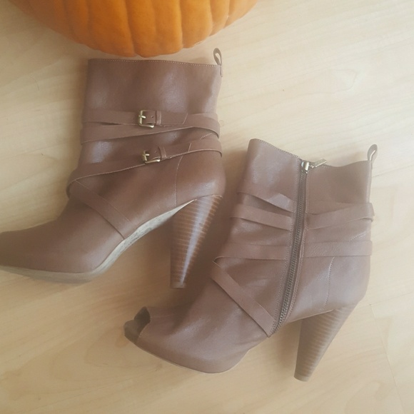 BCBG Tan Peep toe Ankle Boot - Picture 2 of 8