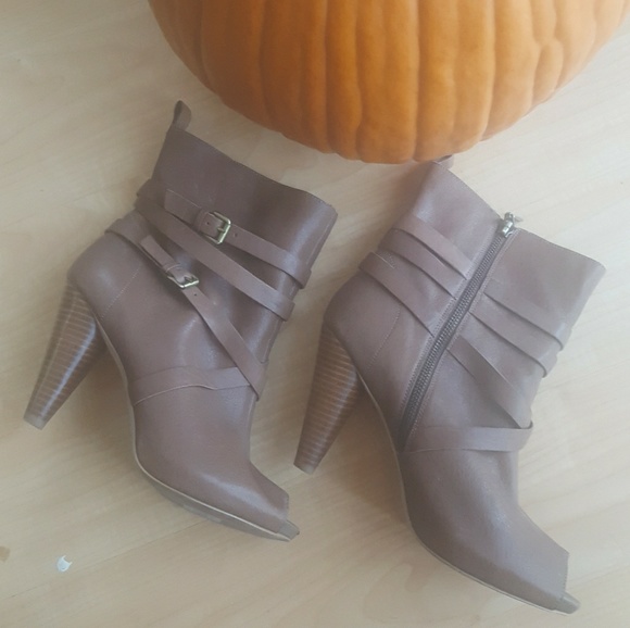 BCBG Tan Peep toe Ankle Boot - Picture 3 of 8